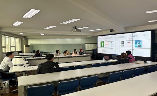 26.健康产业集团健康居家服务事业部进杏装华为数字人”进建互换会_副本.jpg