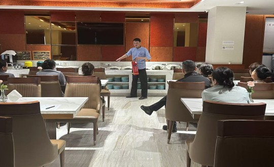 2.长白山创世红海酒店组织发展消防安全培训_副本.jpg