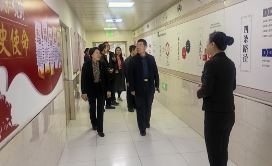 13.湖南省职工疗养院党委书记、院长陈松华一行莅临酒店公司参观调查_副本.jpg 13.湖南省职工疗养院党委书记、院长陈松华一行莅临酒店公司参观调查_副本.jpg